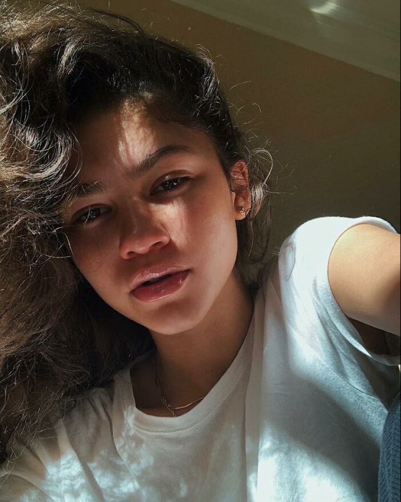 20 Stunning Photos Of Celebrities Embracing Their Natural Looks