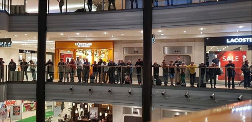 20 veces en las que la gente vio a hombres pasándolo mal mientras compraban y tuvieron que tomarse una foto 20 veces en las que la gente vio a hombres pasándolo mal mientras compraban y tuvieron que tomarse una foto