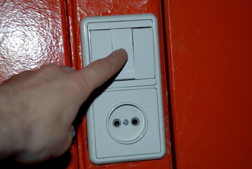 21 myths debunked by the MythBusters