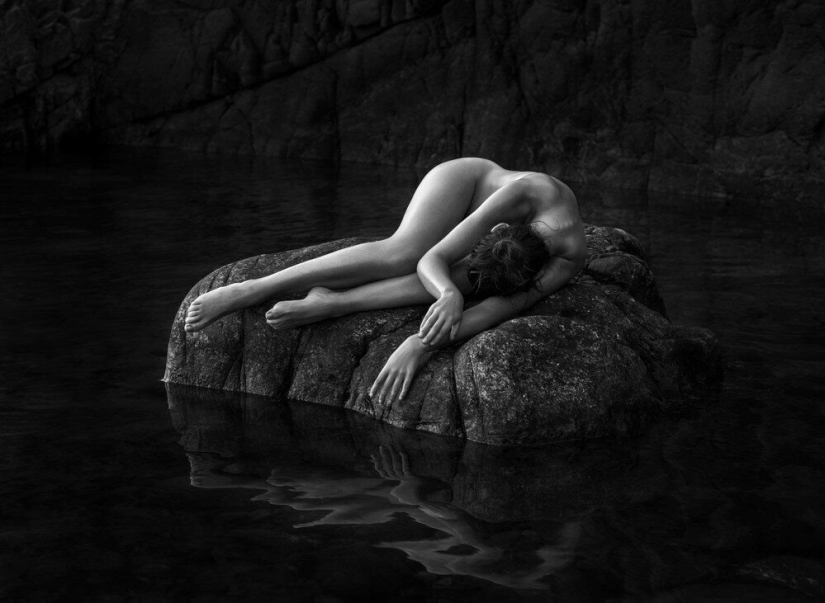 22 candid photos where there is no vulgarity - this is how the female body becomes art (16+)