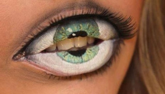22 Crazy Halloween Makeup Ideas