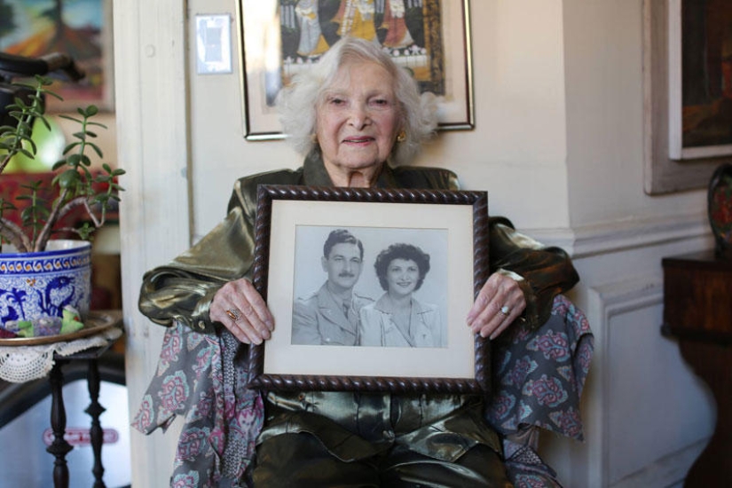 23 stories of strangers on the streets of New York