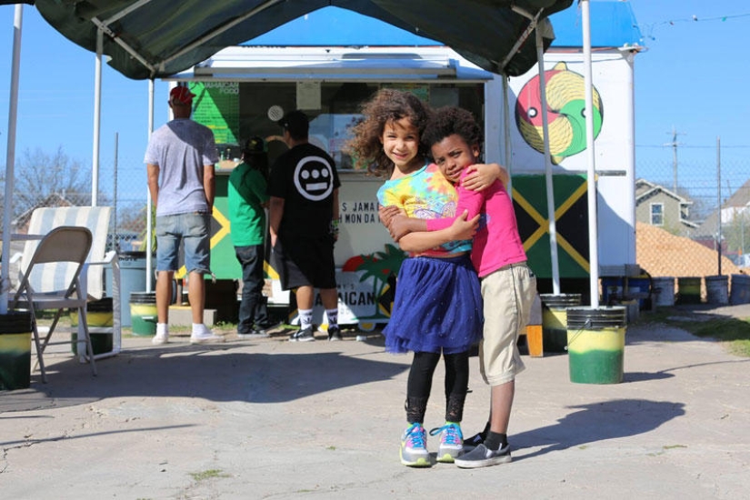 23 stories of strangers on the streets of New York