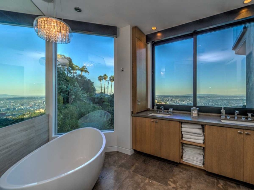 23-year-old YouTube star Jordan Maron bought a $4.5 million mansion in Hollywood