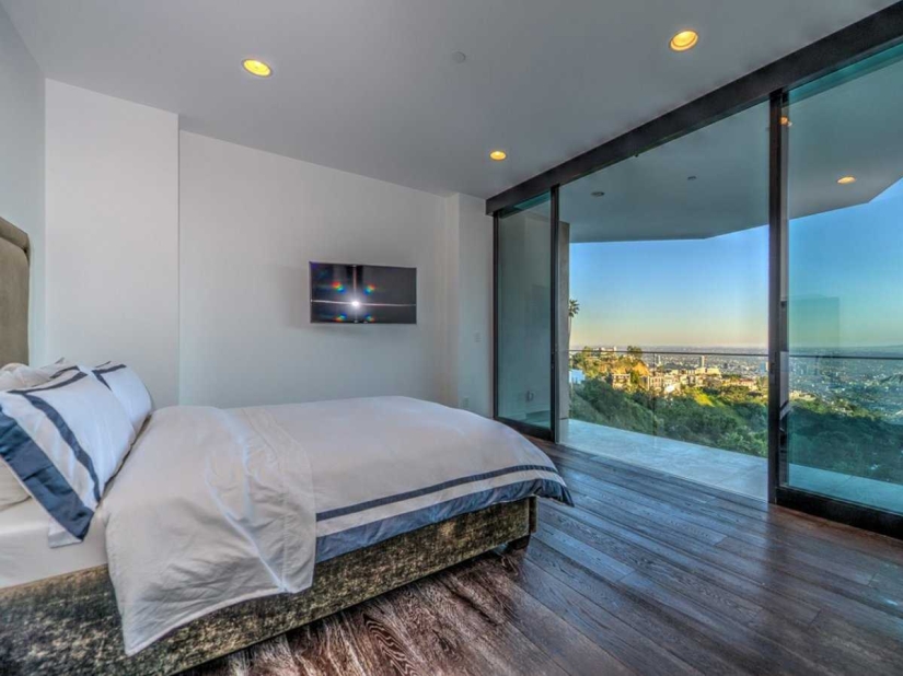 23-year-old YouTube star Jordan Maron bought a $4.5 million mansion in Hollywood
