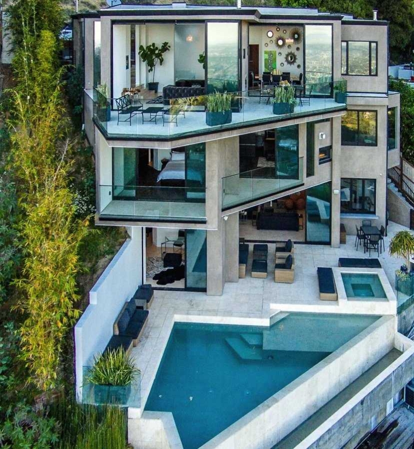 23-year-old YouTube star Jordan Maron bought a $4.5 million mansion in Hollywood