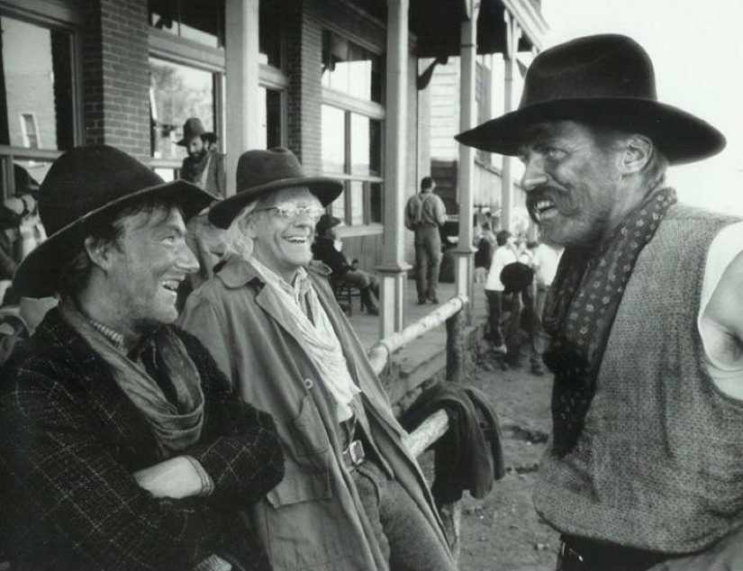 28 funny shots from film sets 28 funny shots from film sets