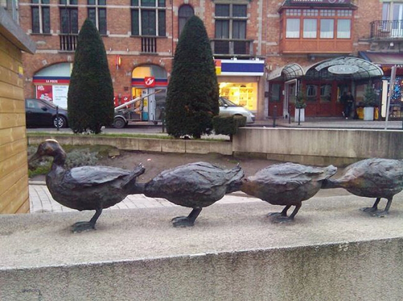 29 most disgusting and ridiculous statues from around the world 29 most disgusting and ridiculous statues from around the world