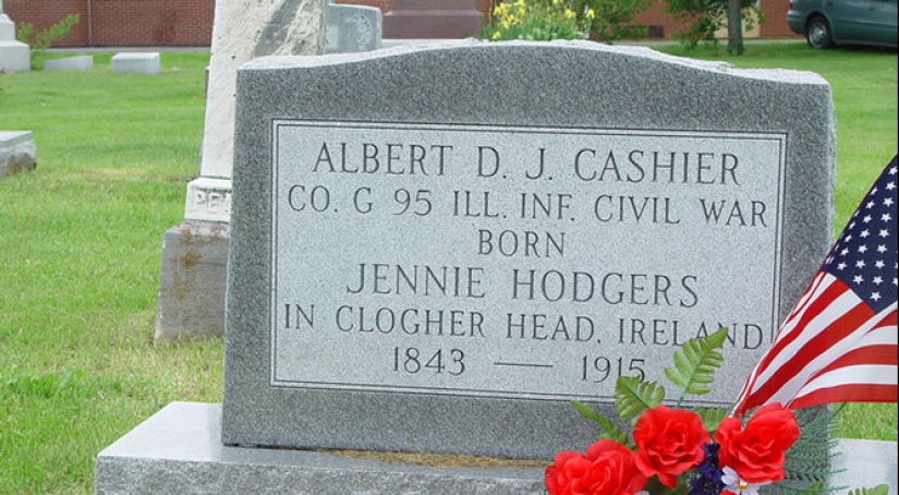 3 historical figures who were transgender