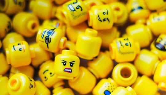 3 Reasons to Embrace “Messy Minimalism” 3 Reasons to Embrace “Messy Minimalism”