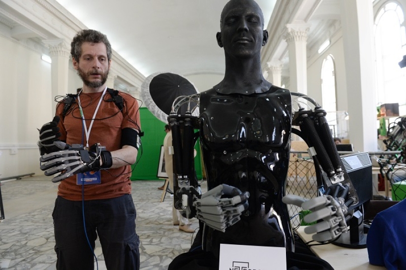 30 unique robots from around the world