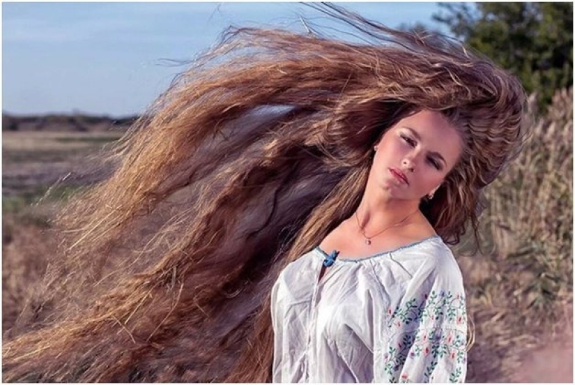 31 photo examples why modern girls grow very long hair