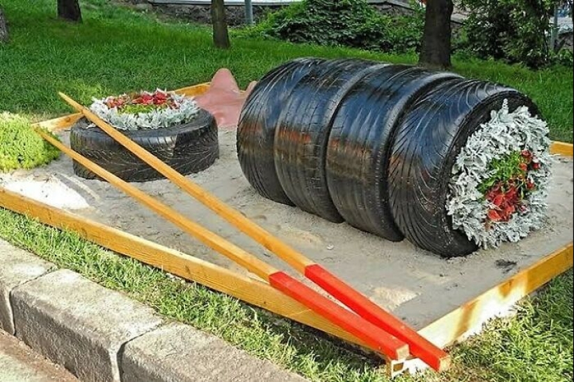 35 Times People Went Out Of Their Way To Make Their Gardens And Yards Unique But Ended Up With These