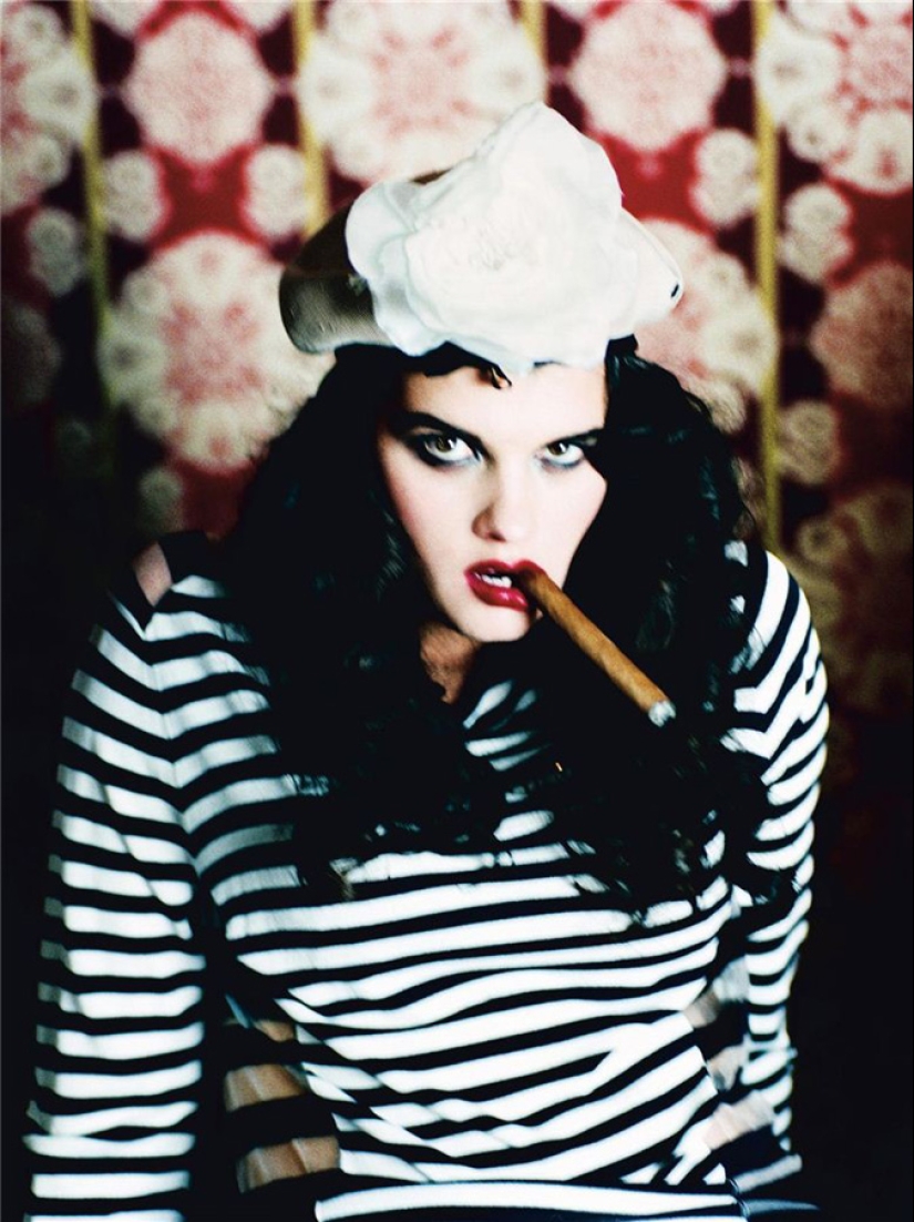 37 fatal beauties and cigarettes 37 fatal beauties and cigarettes