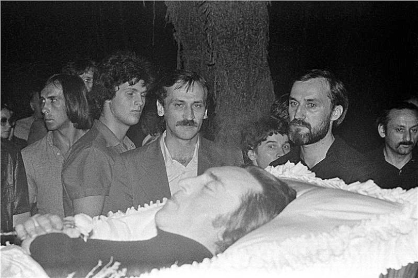 37 years ago, the farewell to Vysotsky took place 37 years ago, the farewell to Vysotsky took place