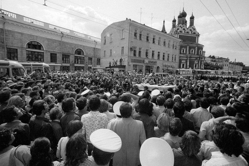 37 years ago, the farewell to Vysotsky took place 37 years ago, the farewell to Vysotsky took place
