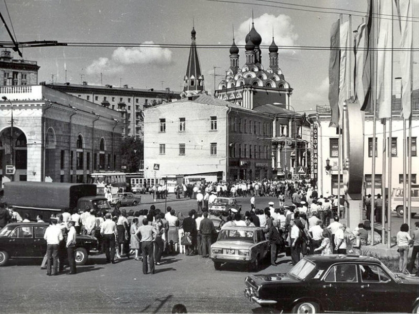 37 years ago, the farewell to Vysotsky took place 37 years ago, the farewell to Vysotsky took place