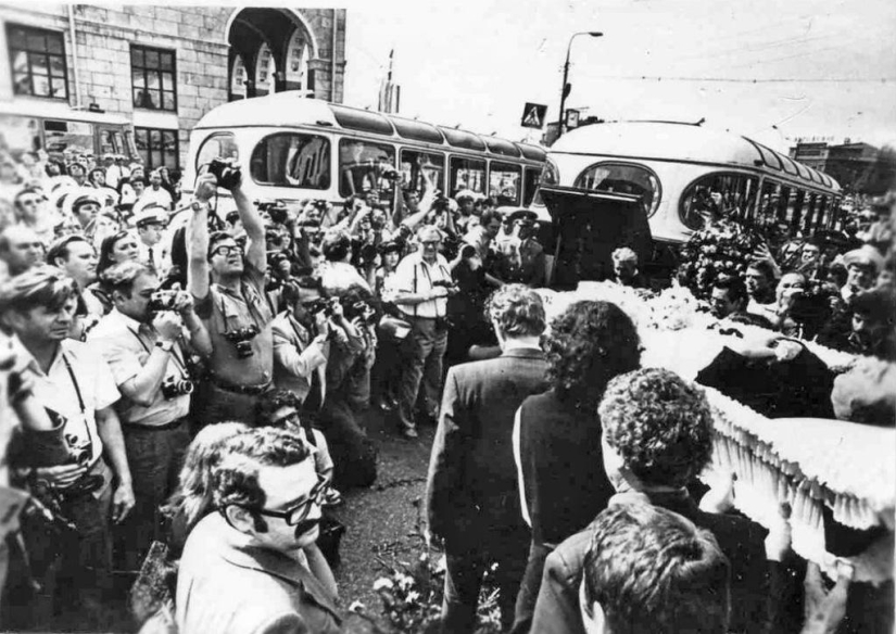 37 years ago, the farewell to Vysotsky took place 37 years ago, the farewell to Vysotsky took place