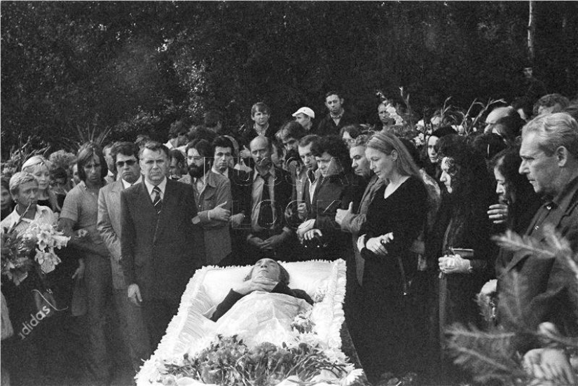 37 years ago, the farewell to Vysotsky took place 37 years ago, the farewell to Vysotsky took place