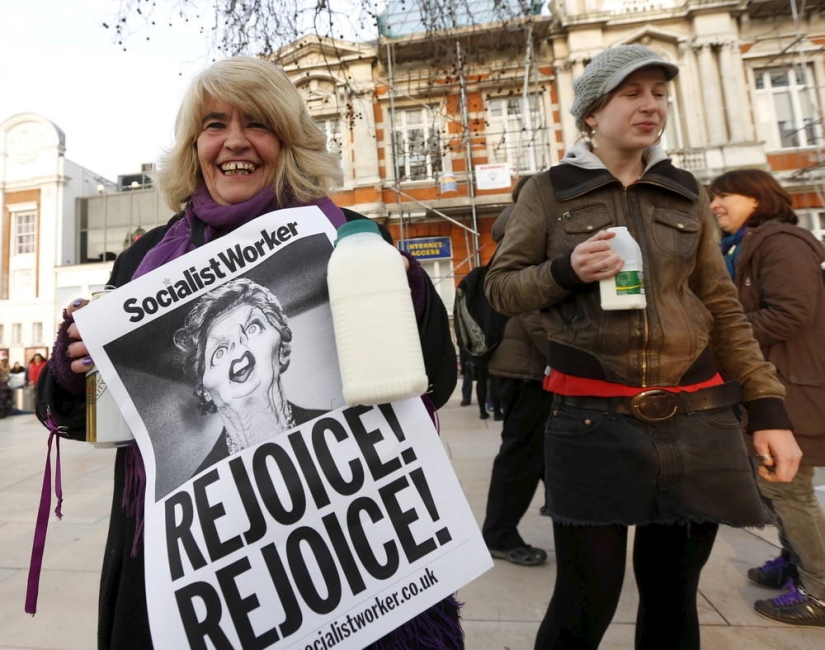 'The old witch is dead' as demonstrators in Britain celebrate the death of Margaret Thatcher