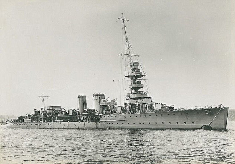 4 tons of Nazi gold found on a sunken ship off the coast of Iceland 4 tons of Nazi gold found on a sunken ship off the coast of Iceland