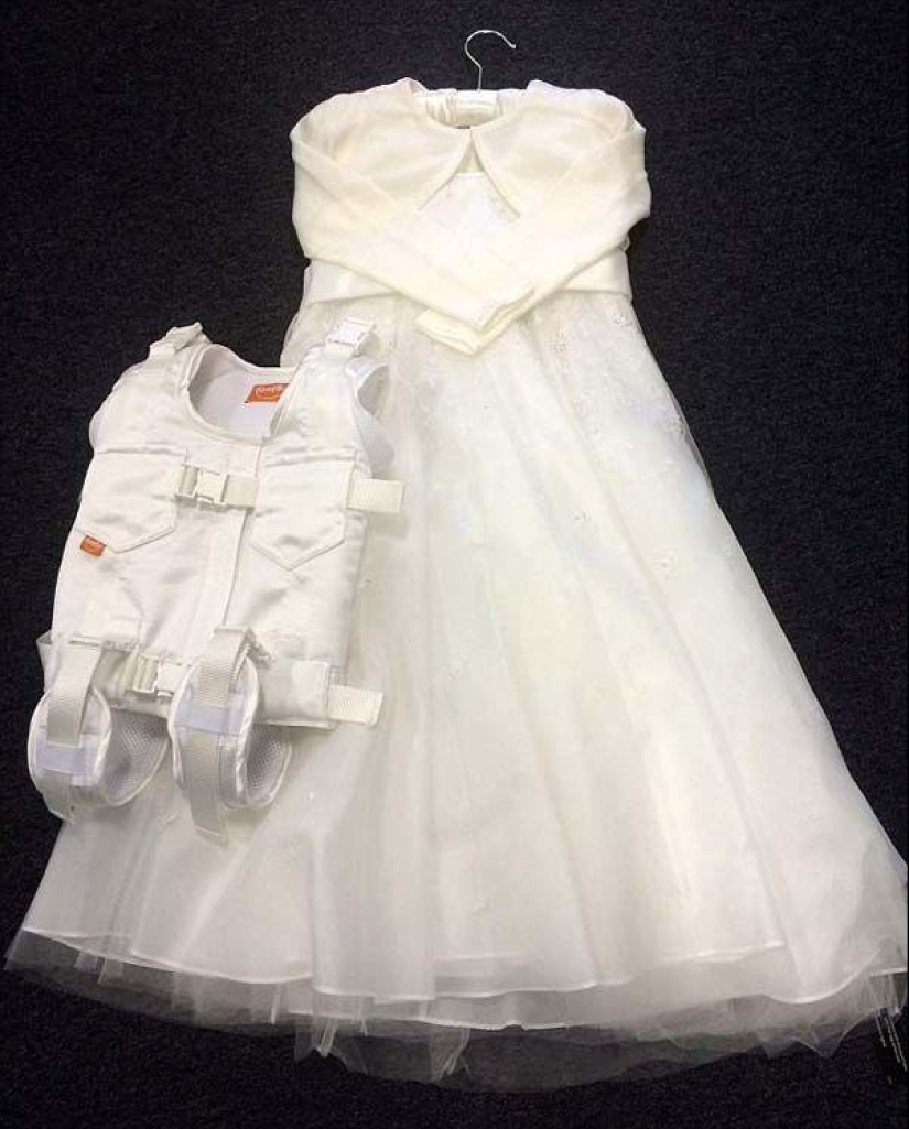 4-year-old paralyzed girl was able to walk the bride to the altar 4-year-old paralyzed girl was able to walk the bride to the altar