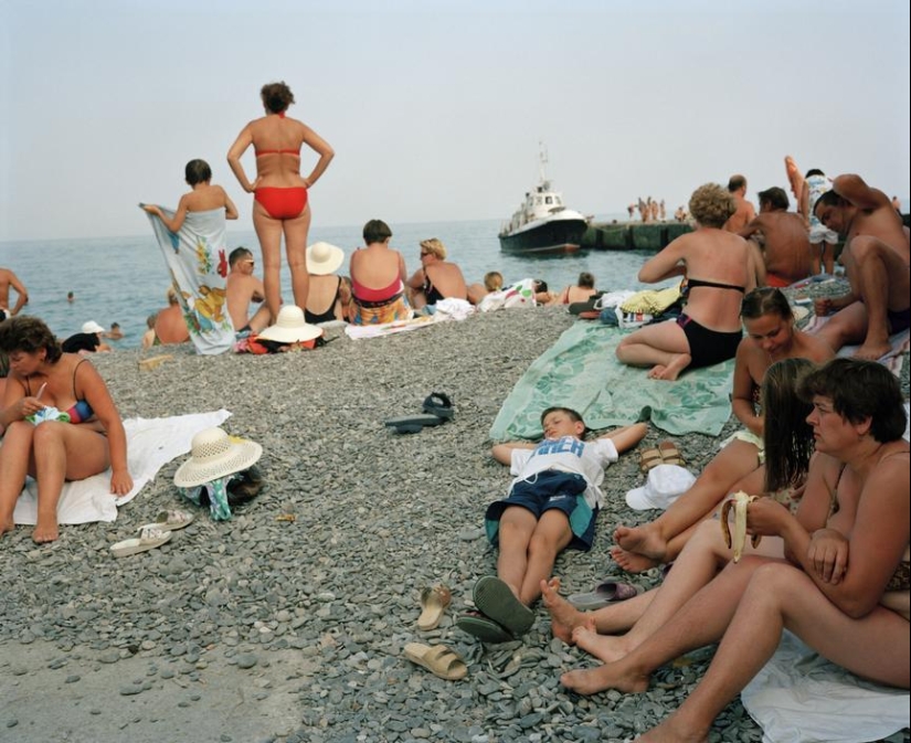 40 fotos nostálgicas - Yalta en los años 90 a través de la lente de un fotógrafo británico