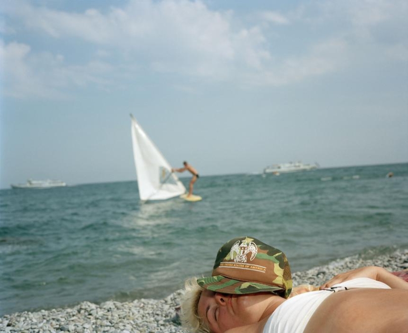 40 nostalgic frames - Yalta in the 90s through the lens of a British photographer