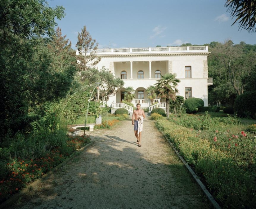 40 nostalgic frames - Yalta in the 90s through the lens of a British photographer