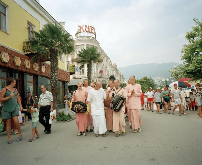 40 nostalgic frames - Yalta in the 90s through the lens of a British photographer