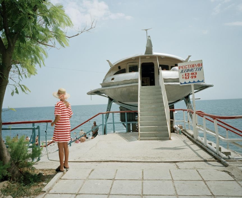 40 nostalgic frames - Yalta in the 90s through the lens of a British photographer