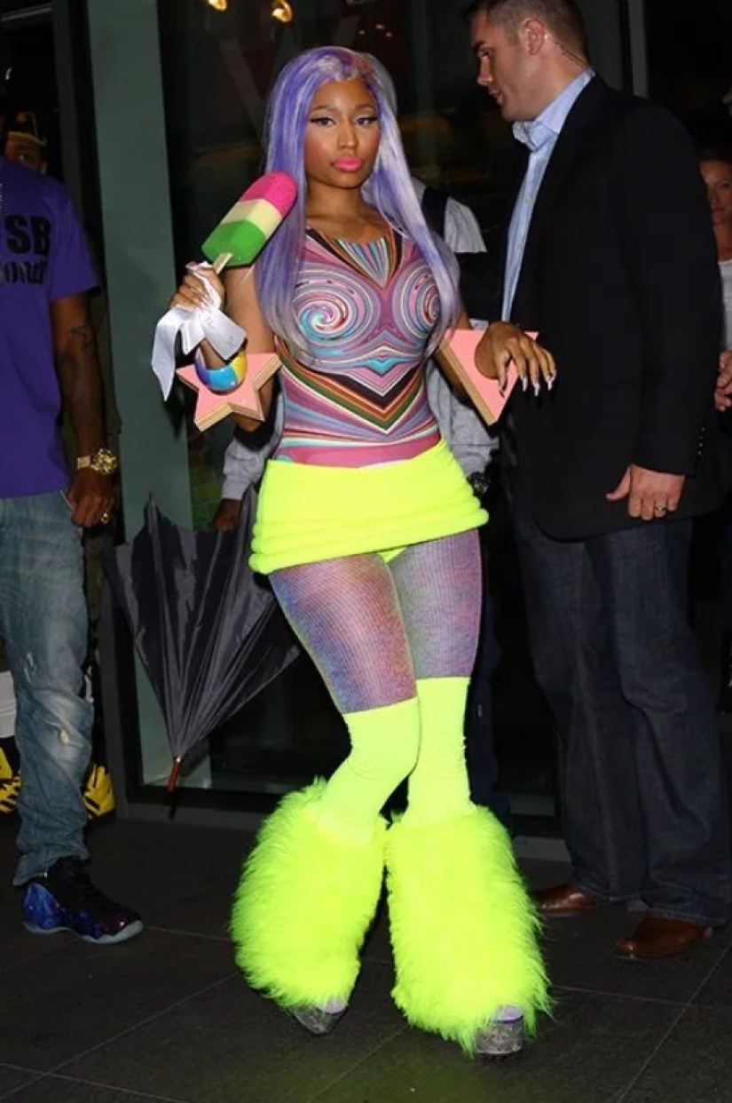 5 Crazy Celebrity Outfits When Their Designer Forgot to Take His Pills
