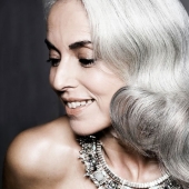 59-year-old grandmother is a super beautiful and successful model! 59-year-old grandmother is a super beautiful and successful model!