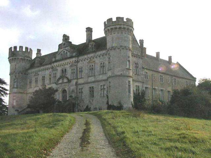 6 castles that are cheaper than some apartments in Russia