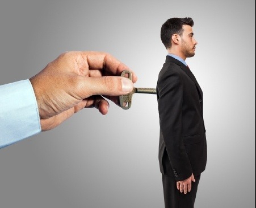 6 tácticas clásicas que las personas manipuladoras usan para tomar ventaja