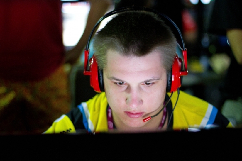 7 living proofs that Intelligence will save the world