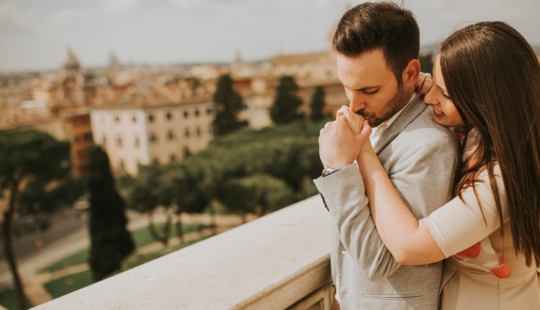 8 formas en que los introvertidos muestran su amor de manera diferente a los demás