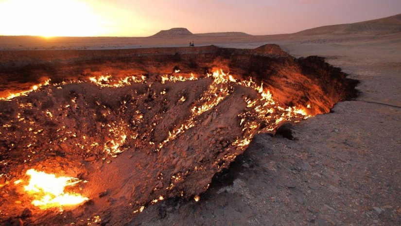 8 most impressive holes in the surface of the Earth 8 most impressive holes in the surface of the Earth