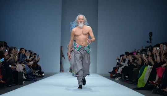 80-year-old grandfather became a model, proving that age is just a number