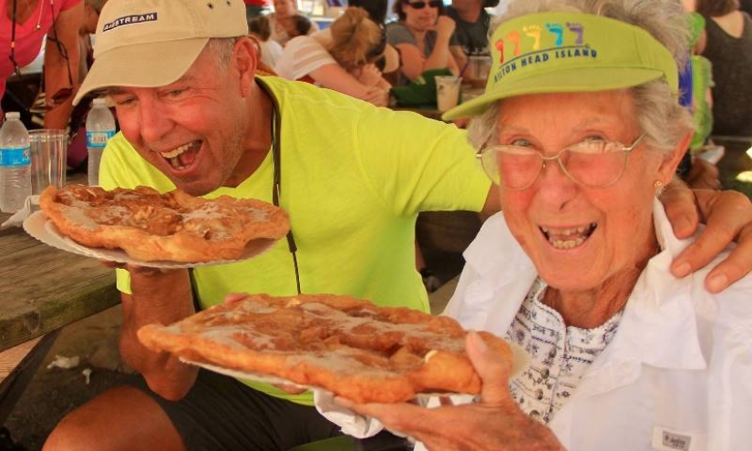 A 91-year-old grandmother who refused cancer treatment and chose to travel has died