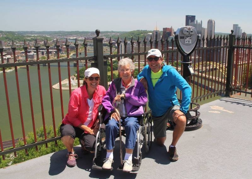 A 91-year-old grandmother who refused cancer treatment and chose to travel has died