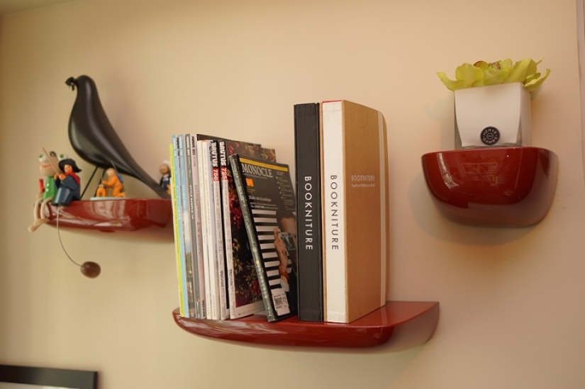A book for those who always have nowhere to sit