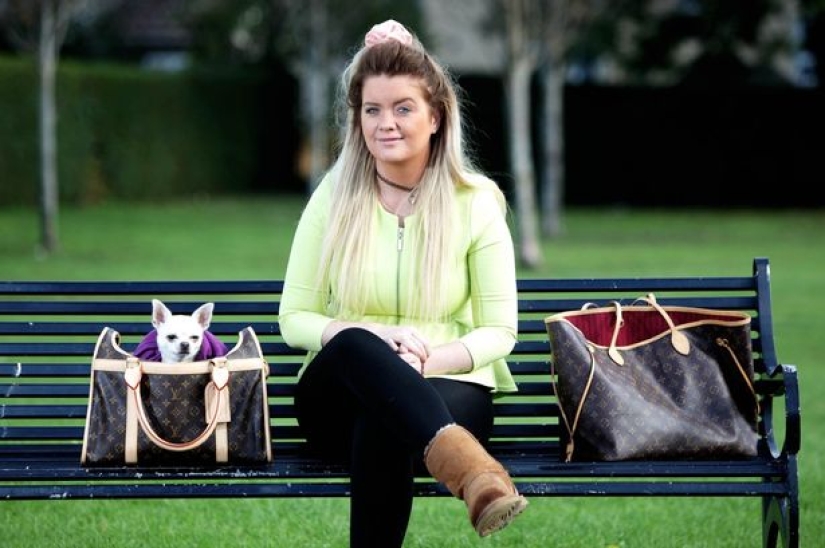A British woman who won a million pounds in the lottery at the age of 17 wants to sue the organizers A British woman who won a million pounds in the lottery at the age of 17 wants to sue the organizers