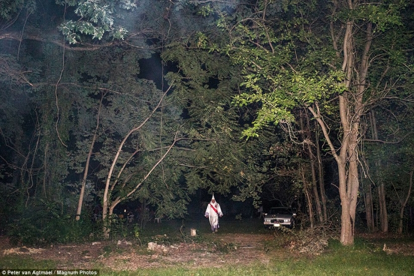 A Broken America: A war photographer captures poverty, racism and violence in his native country