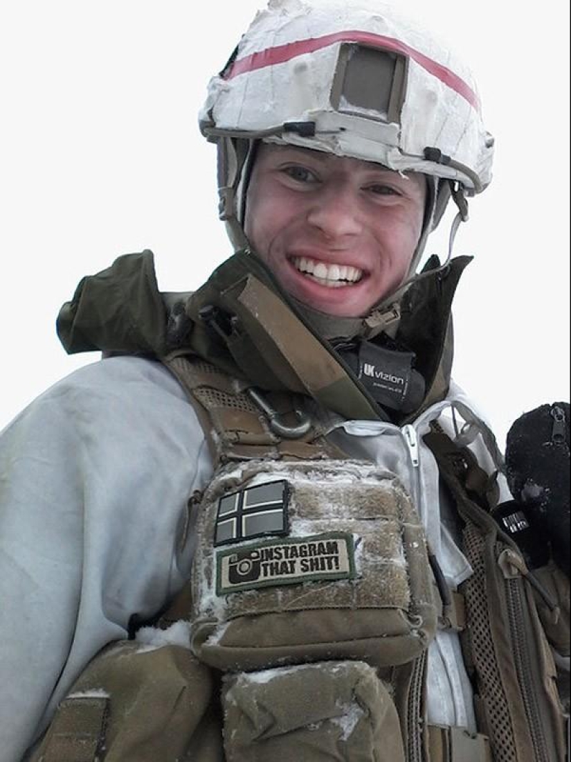 A collection of photos of soldiers from different countries has become a real hit on social networks A collection of photos of soldiers from different countries has become a real hit on social networks