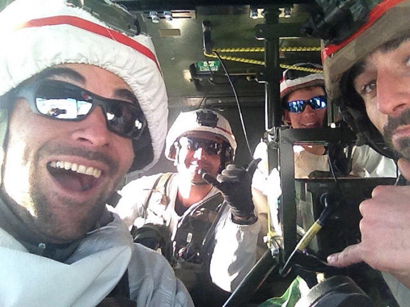 A collection of photos of soldiers from different countries has become a real hit on social networks A collection of photos of soldiers from different countries has become a real hit on social networks