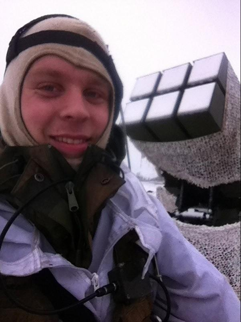 A collection of photos of soldiers from different countries has become a real hit on social networks A collection of photos of soldiers from different countries has become a real hit on social networks