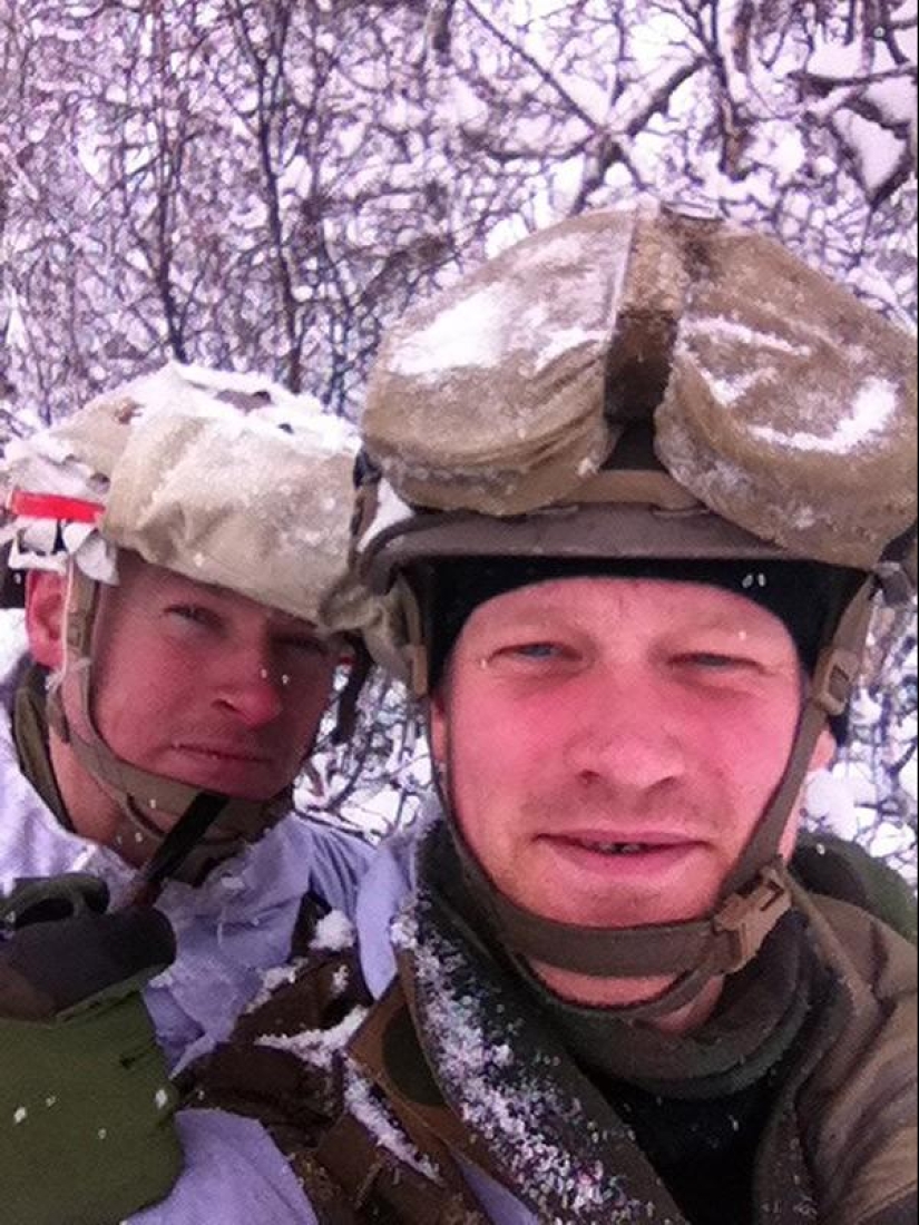 A collection of photos of soldiers from different countries has become a real hit on social networks A collection of photos of soldiers from different countries has become a real hit on social networks