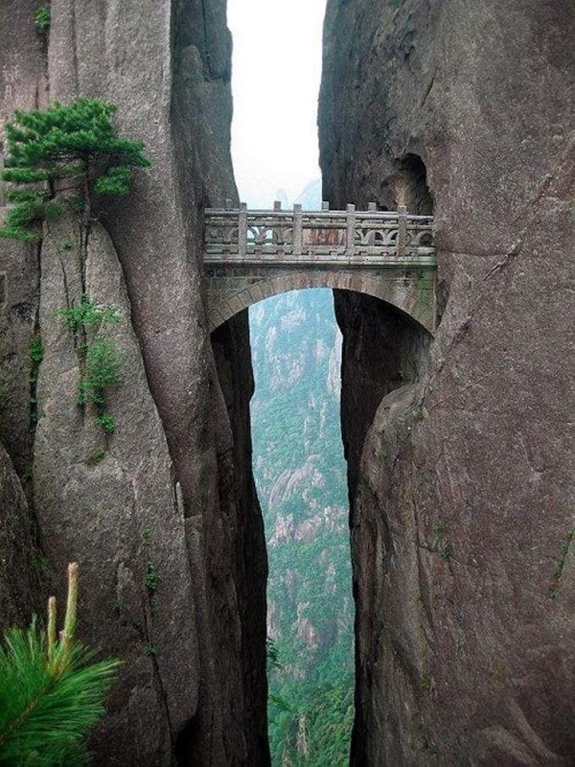 A dizzying pedestrian road in China's Yellow Mountains A dizzying pedestrian road in China's Yellow Mountains