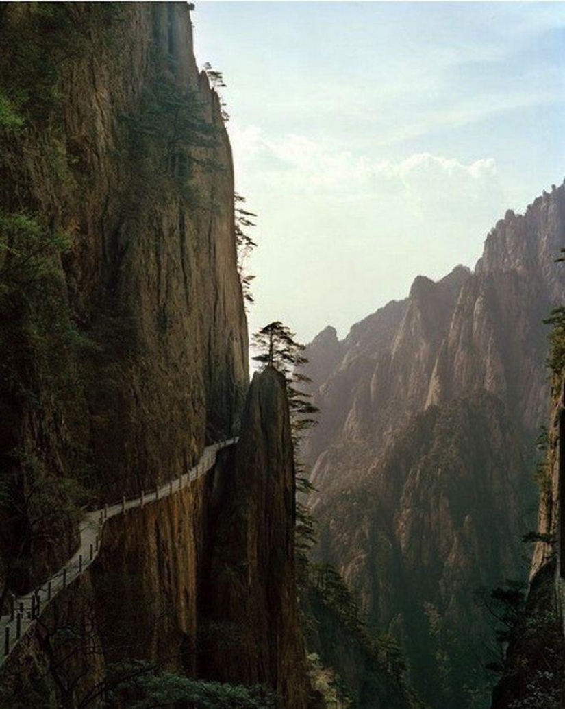 A dizzying pedestrian road in China's Yellow Mountains A dizzying pedestrian road in China's Yellow Mountains